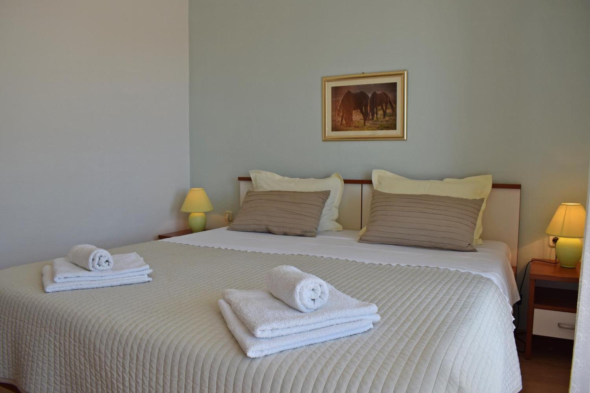 Lina Vrankovic Apartments Hvar Town Eksteriør billede